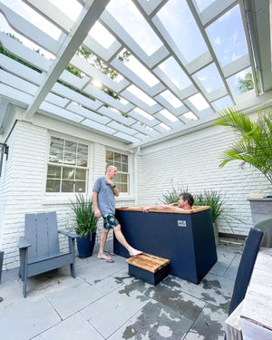 Icing Muscle Spasms: How Renu Therapy’s Cold Plunge Therapy Revolutionizes Recovery