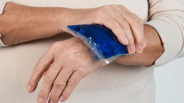 Best Practices For Using Cold Packs and Ice Towels During Cold Plunge Therapy