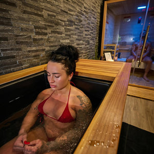 cold plunge therapy using an ice bath tub can help alleviate the pain