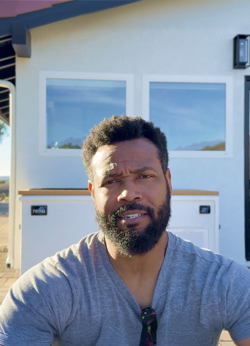  Isaiah Mustafa